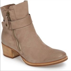 Paul Green Tan Ankle Boots